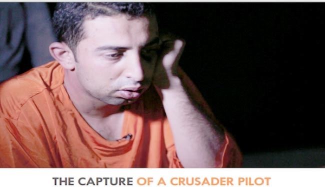 خلبان اردنی در لباس اعدام داعش+ عکس